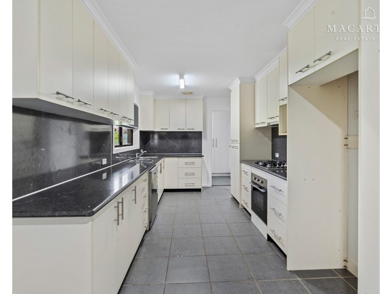 5 Jannali Place, Glenfield Park NSW 2650