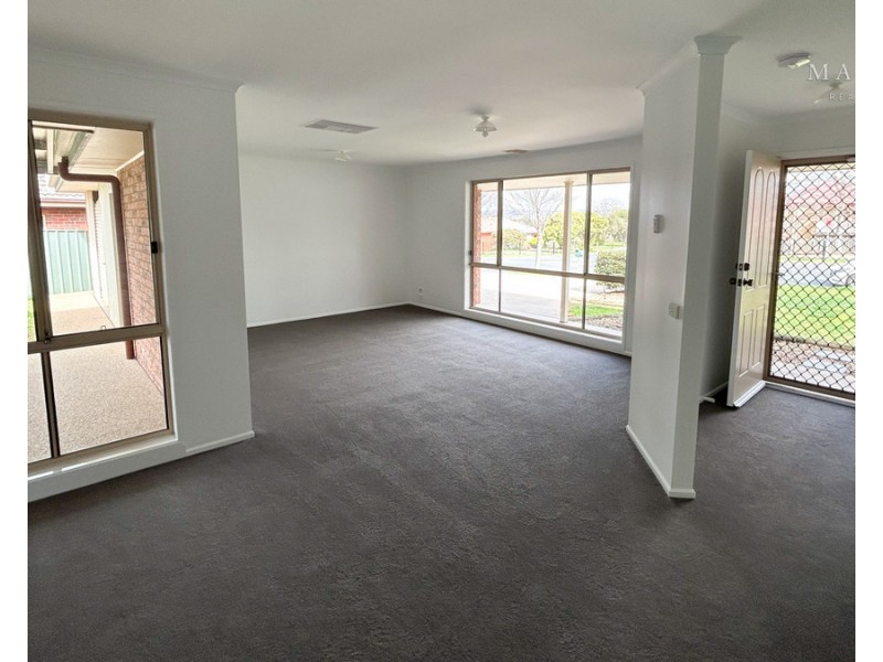 41 Fay Avenue, Kooringal NSW 2650
