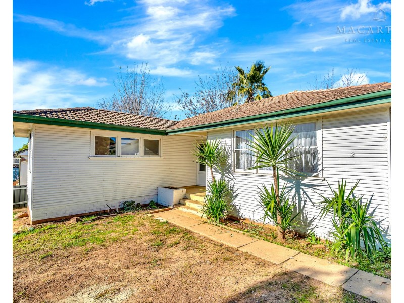 2 Kokoda Street, Ashmont NSW 2650