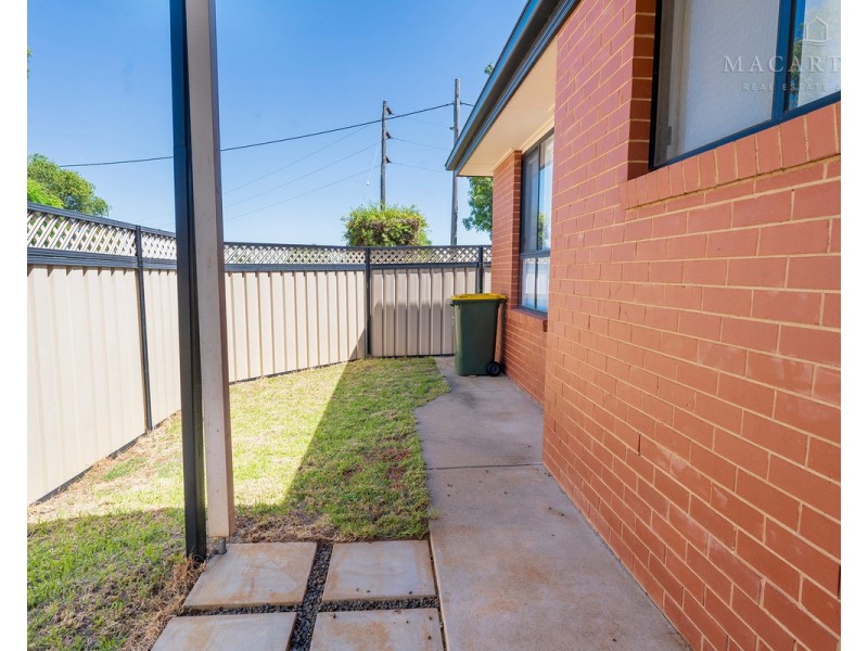 1/2-4 Macquarie Street, Mount Austin NSW 2650