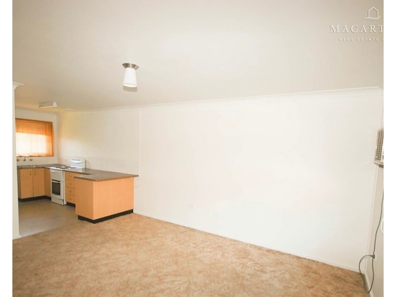 2/9 Lampe Avenue, Wagga Wagga NSW 2650
