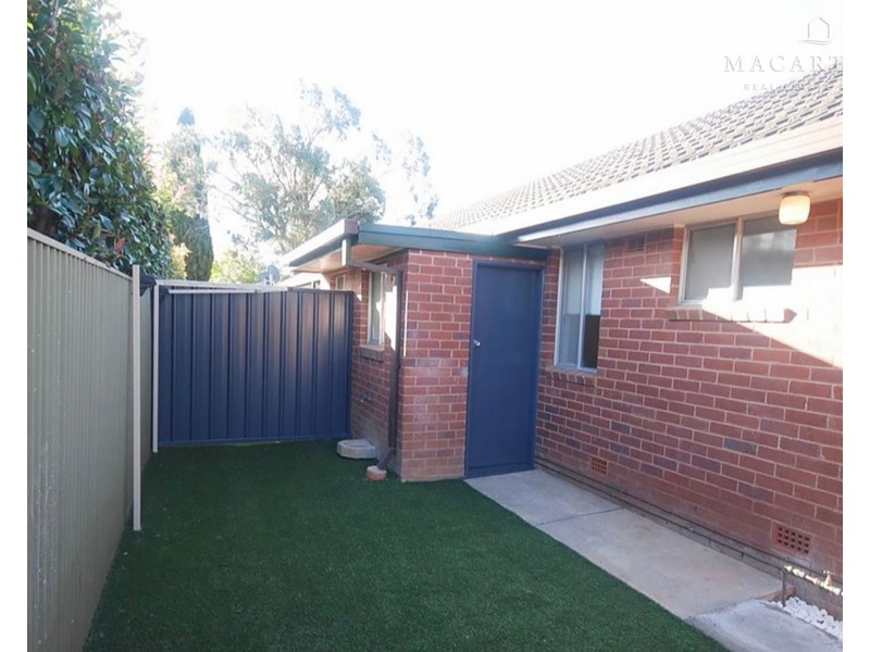 2/9 Lampe Avenue, Wagga Wagga NSW 2650