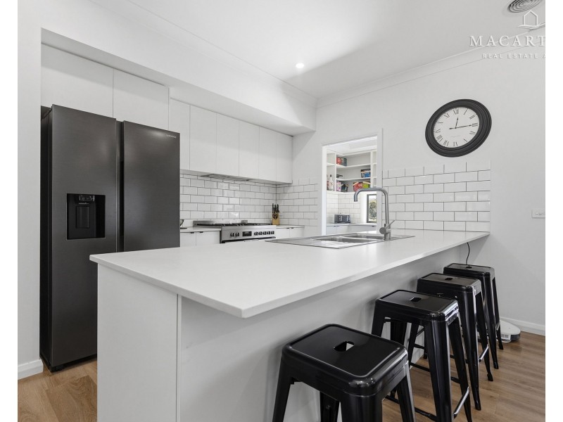 8 Pine Court, Springvale NSW 2650
