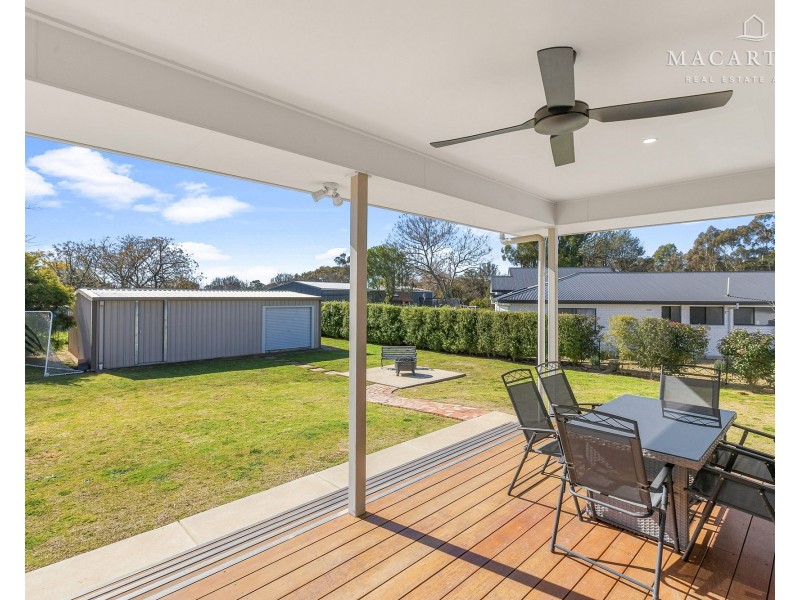 8 Pine Court, Springvale NSW 2650