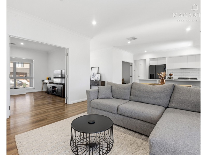 8 Pine Court, Springvale NSW 2650