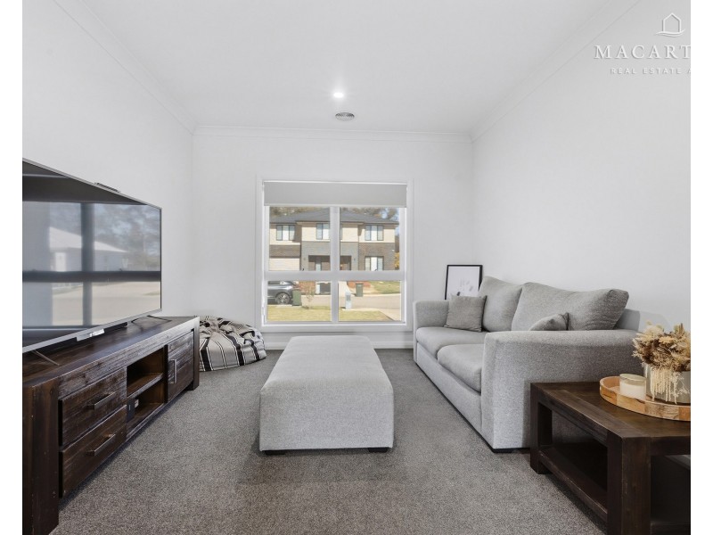 8 Pine Court, Springvale NSW 2650