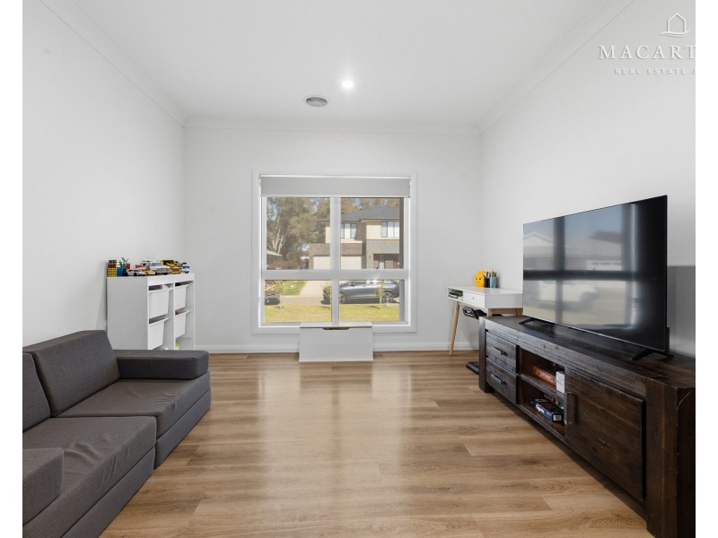 8 Pine Court, Springvale NSW 2650