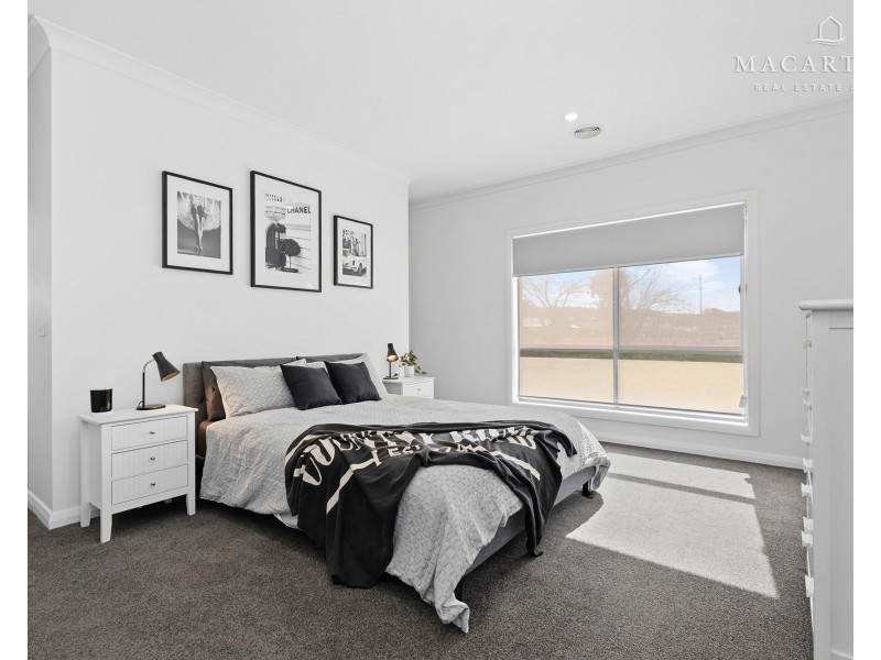 8 Pine Court, Springvale NSW 2650
