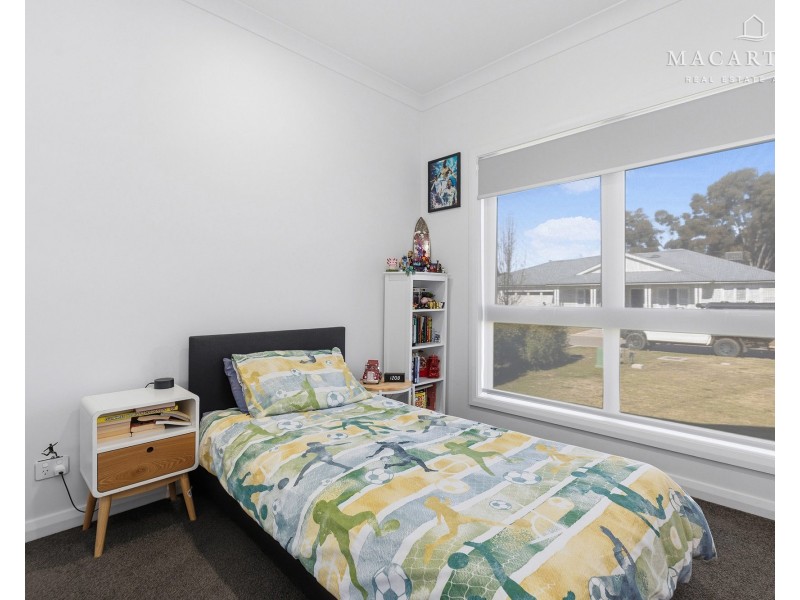 8 Pine Court, Springvale NSW 2650