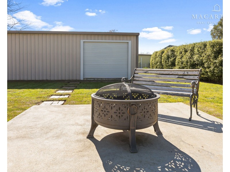 8 Pine Court, Springvale NSW 2650