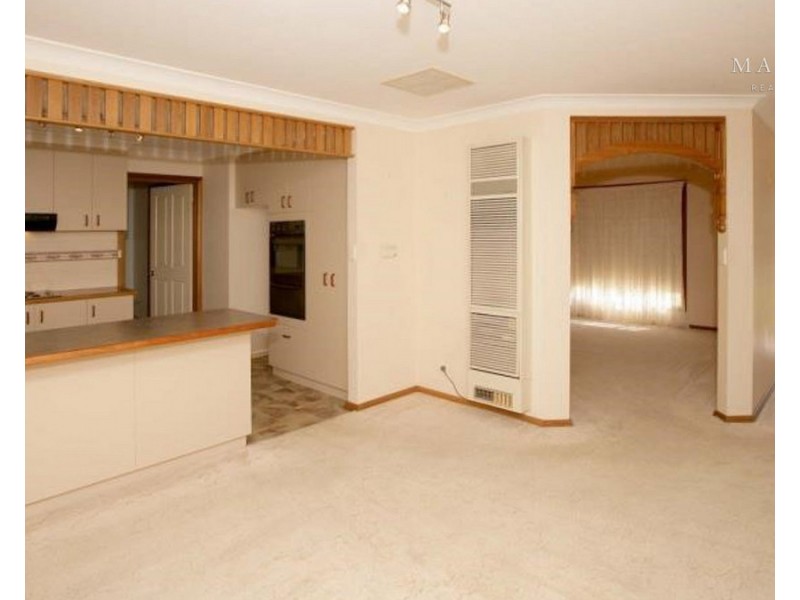 1/32 Kirrang Avenue, Glenfield Park NSW 2650