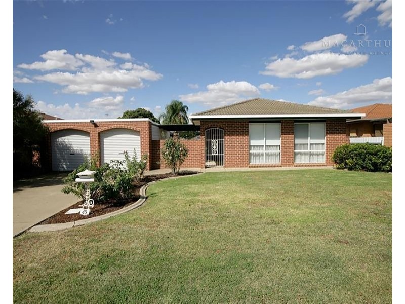 45 Balleroo Crescent, Glenfield Park NSW 2650