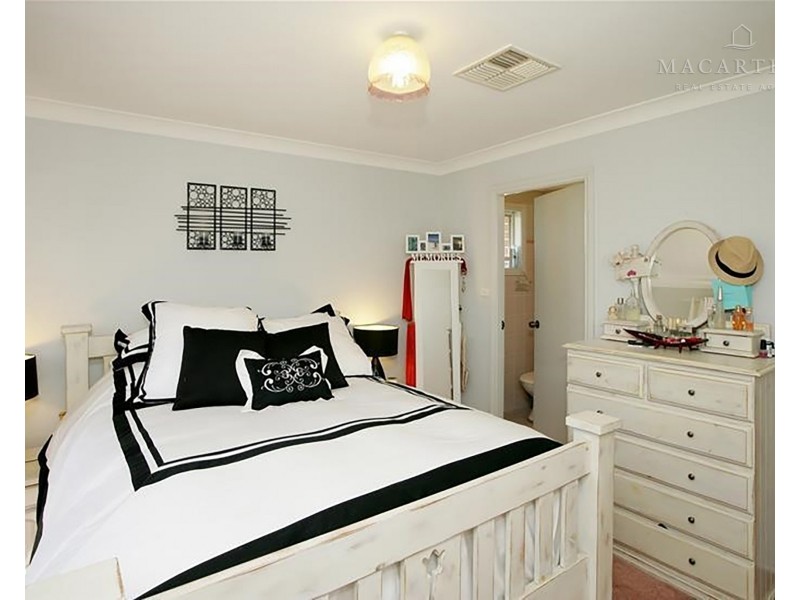 45 Balleroo Crescent, Glenfield Park NSW 2650