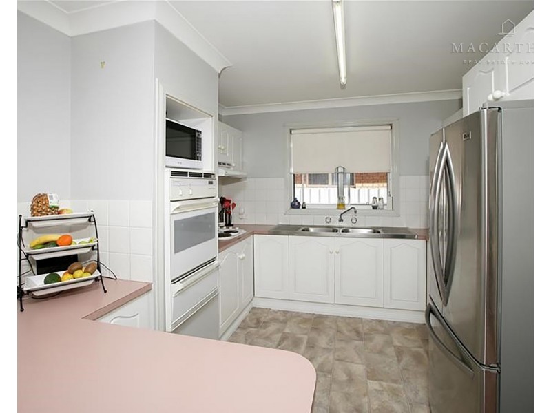 45 Balleroo Crescent, Glenfield Park NSW 2650