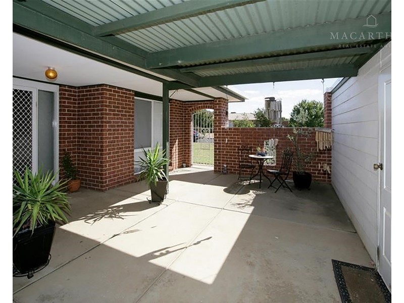 45 Balleroo Crescent, Glenfield Park NSW 2650