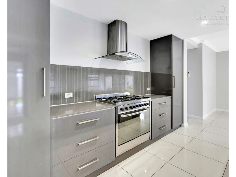57 Strickland Drive, Boorooma NSW 2650