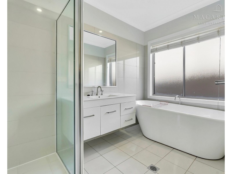 57 Strickland Drive, Boorooma NSW 2650