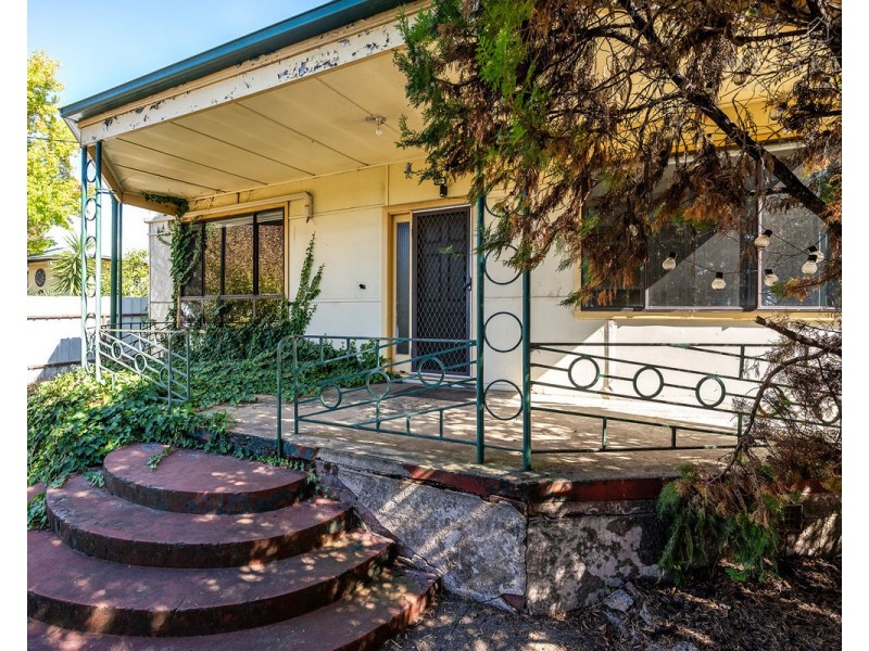 310 Lake Albert Road, Kooringal NSW 2650