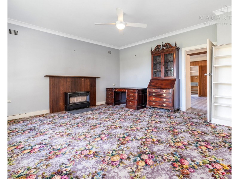 310 Lake Albert Road, Kooringal NSW 2650