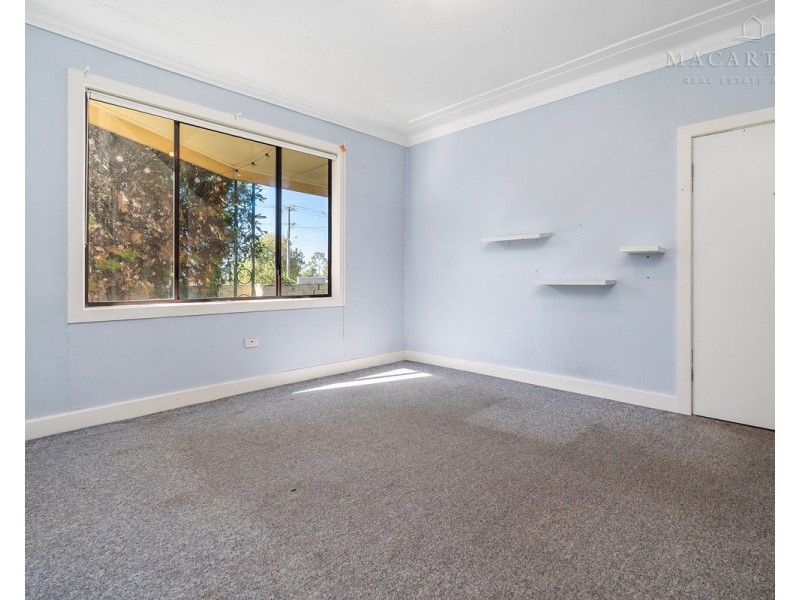 310 Lake Albert Road, Kooringal NSW 2650