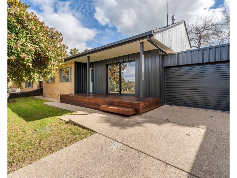 11 Ziegler Avenue, Kooringal NSW 2650