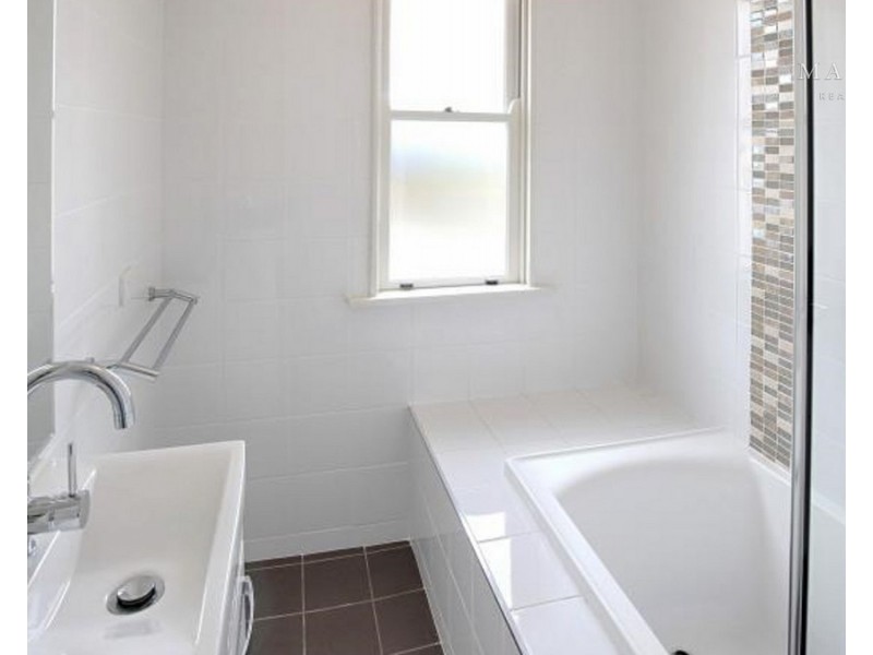 22 Hunter Street, Mount Austin NSW 2650