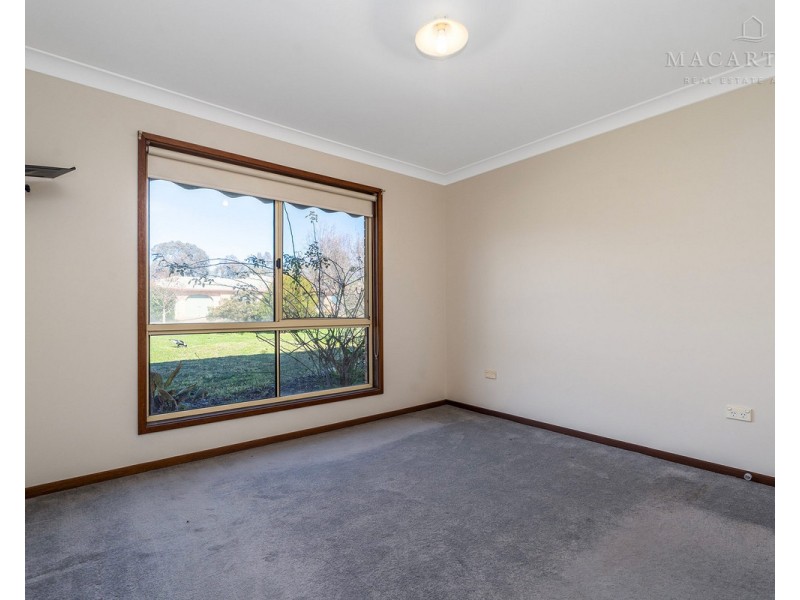 50 Balleroo Crescent, Glenfield Park NSW 2650