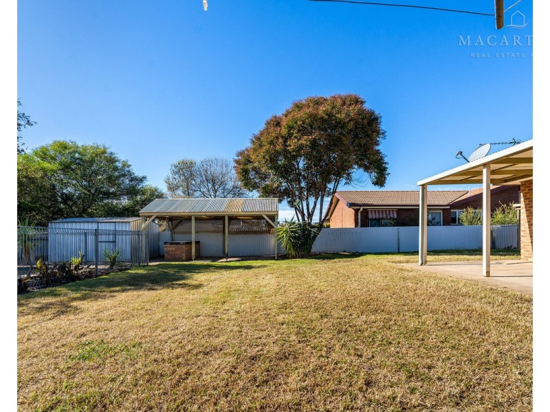 50 Balleroo Crescent, Glenfield Park NSW 2650