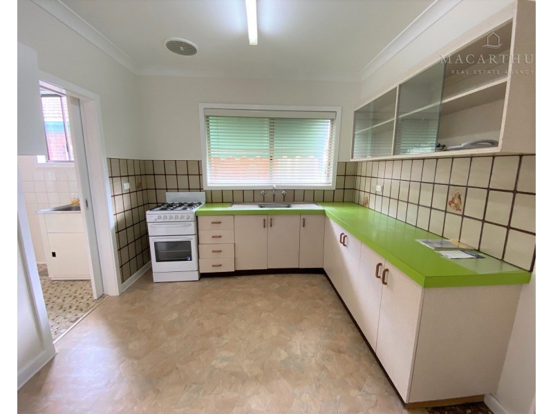 154 Fernleigh Road, Mount Austin NSW 2650
