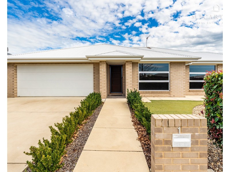 1 Barrett Street, Lloyd NSW 2650