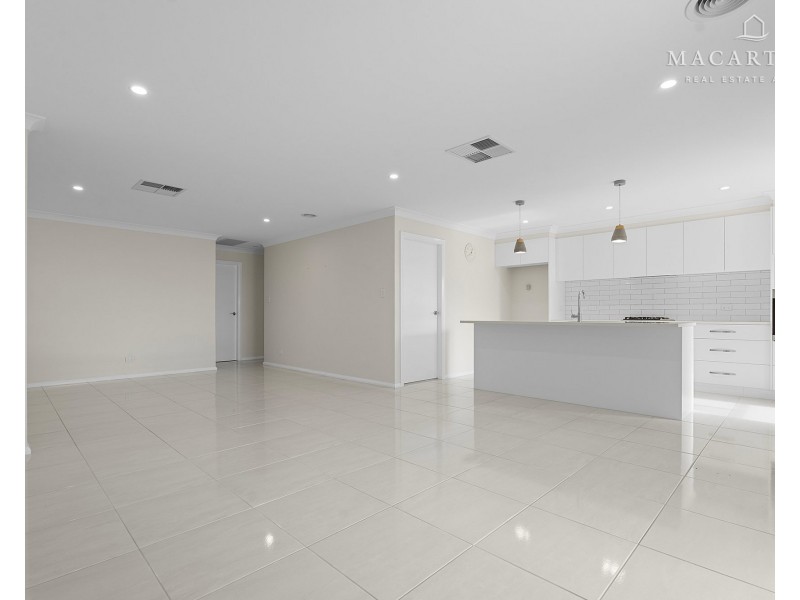 1 Barrett Street, Lloyd NSW 2650