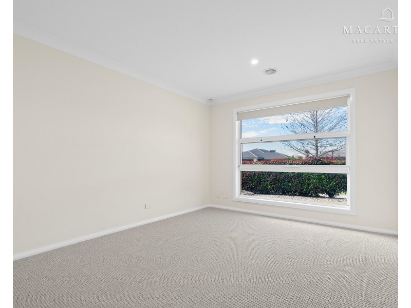 1 Barrett Street, Lloyd NSW 2650