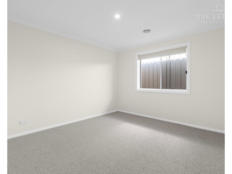 1 Barrett Street, Lloyd NSW 2650