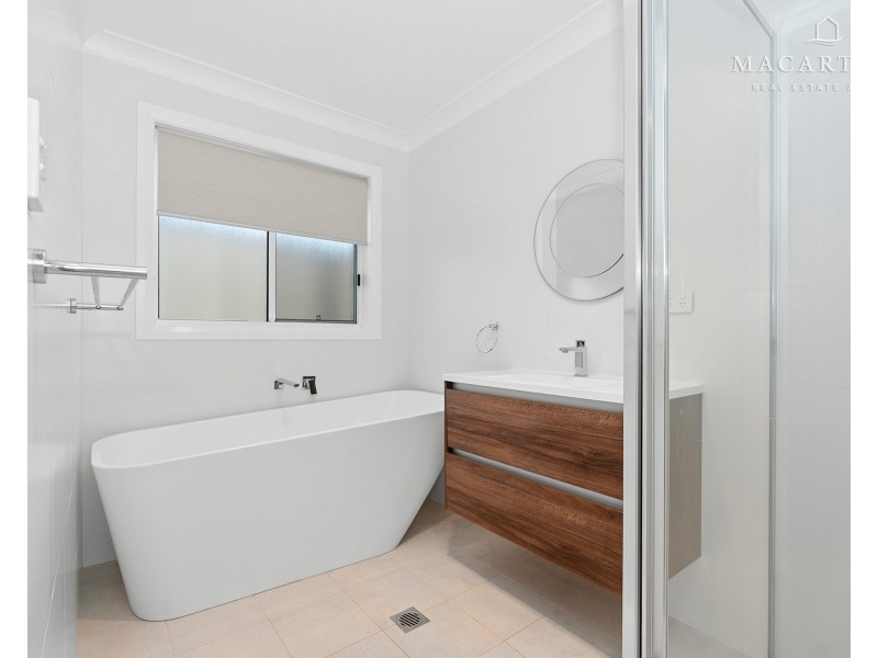 1 Barrett Street, Lloyd NSW 2650