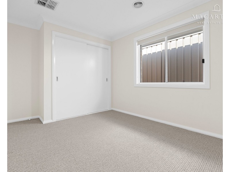 1 Barrett Street, Lloyd NSW 2650