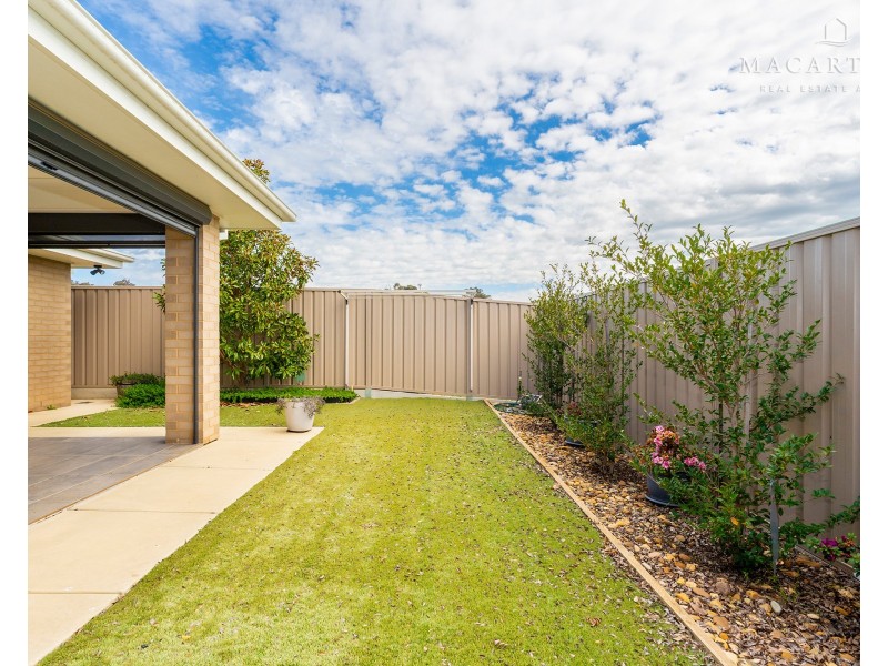 1 Barrett Street, Lloyd NSW 2650