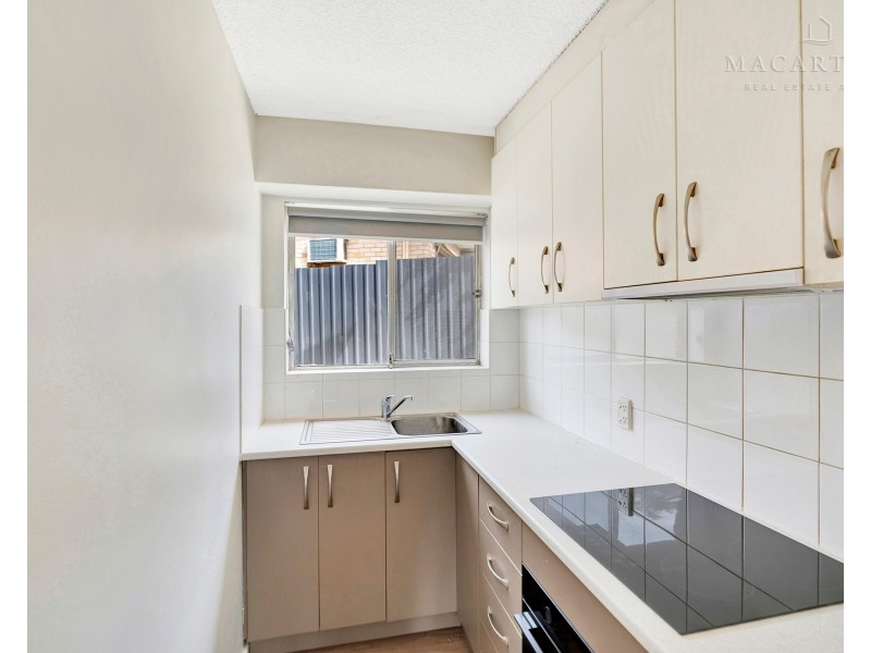 2/80 Fay Avenue, Kooringal NSW 2650