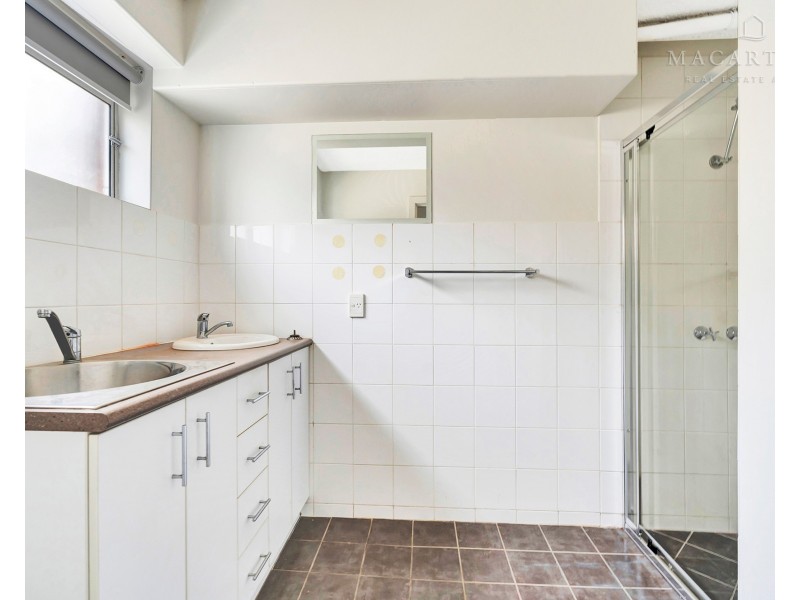 2/80 Fay Avenue, Kooringal NSW 2650