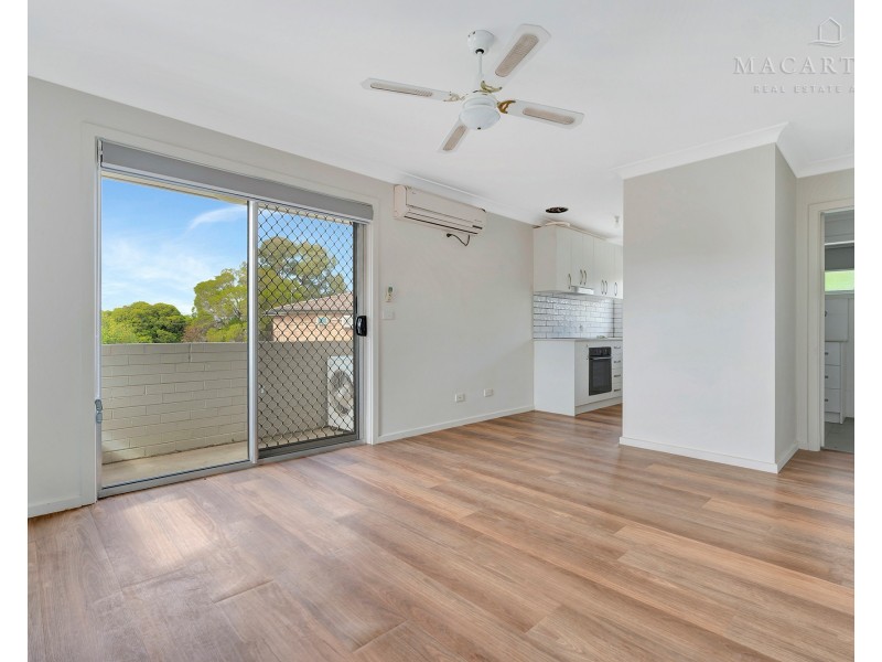 4/80 Fay Avenue, Kooringal NSW 2650