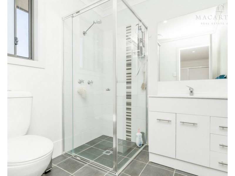 2/138 Bradman Drive, Boorooma NSW 2650