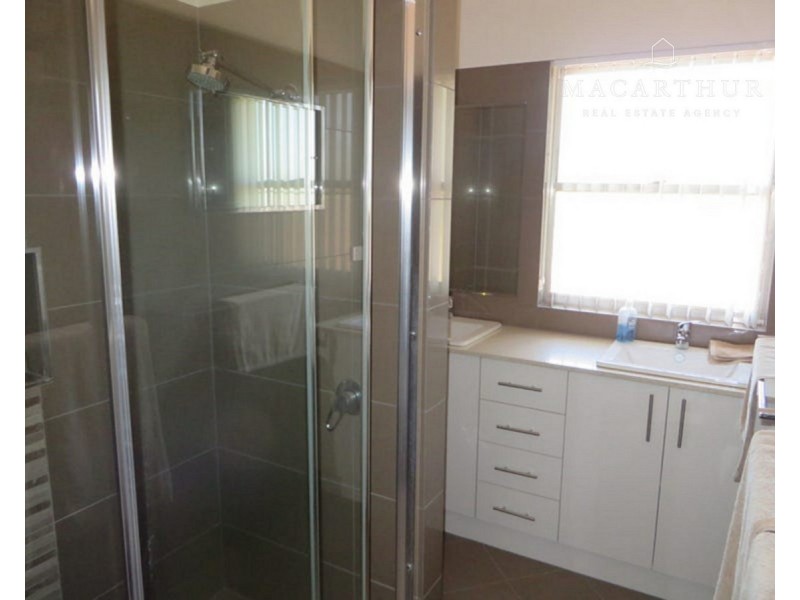 18 Ceduna Street, Mount Austin NSW 2650