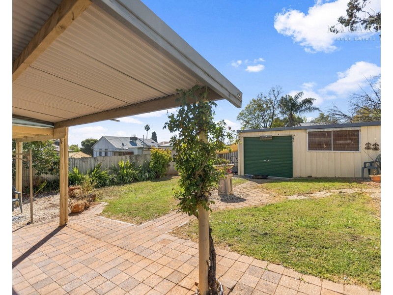 156 Macleay Street, Mount Austin NSW 2650