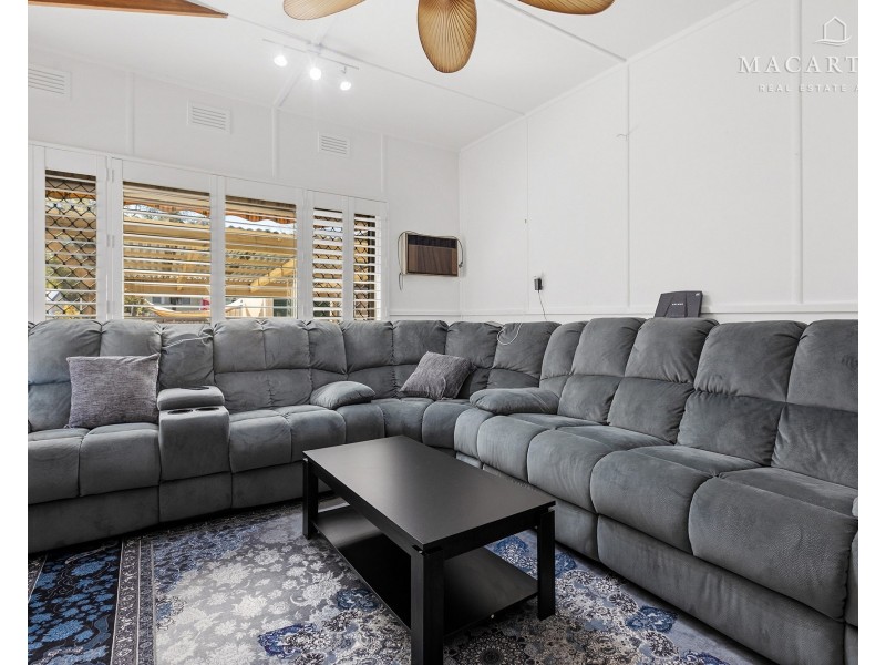 156 Macleay Street, Mount Austin NSW 2650