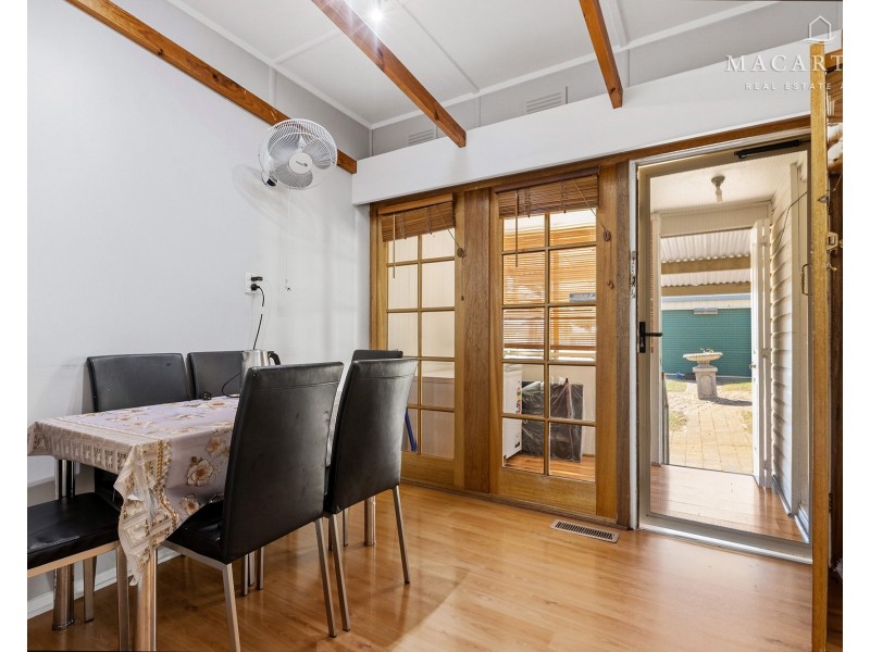 156 Macleay Street, Mount Austin NSW 2650