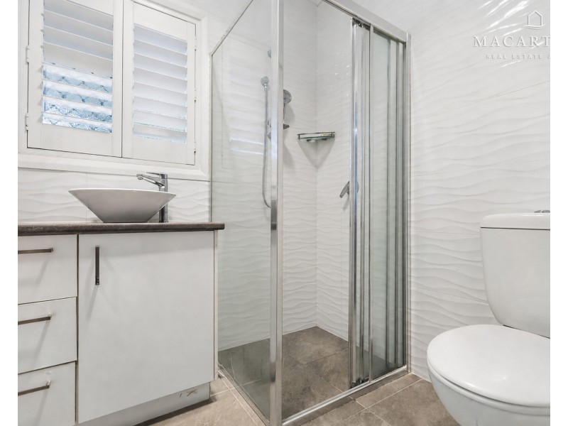 156 Macleay Street, Mount Austin NSW 2650