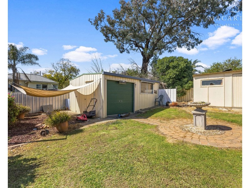 156 Macleay Street, Mount Austin NSW 2650