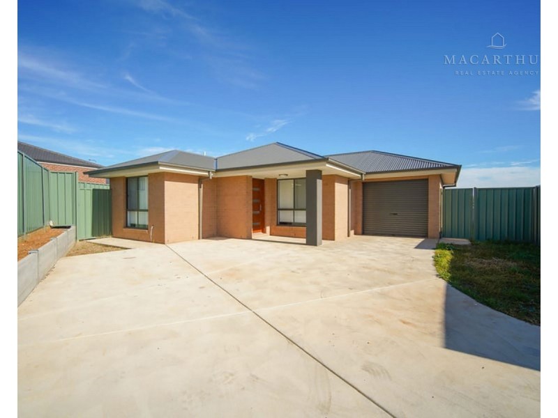 2/11 Gimlet Place, Forest Hill NSW 2651