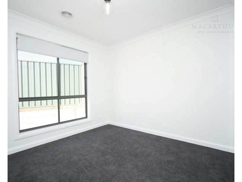 2/11 Gimlet Place, Forest Hill NSW 2651