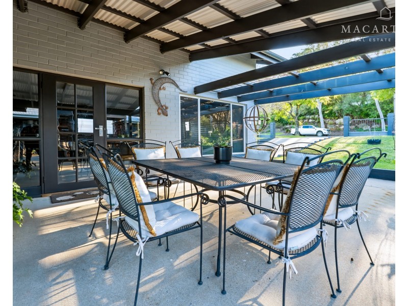 11 Bellevue Parade, Kooringal NSW 2650