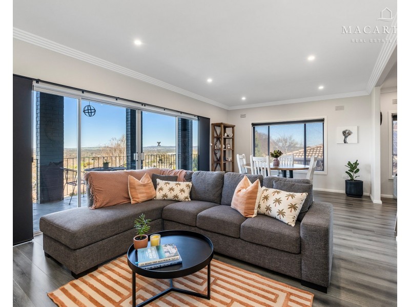 11 Bellevue Parade, Kooringal NSW 2650